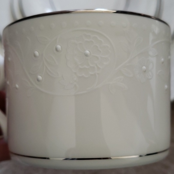 Lenox 5 piece place setting - Picture 2 of 2